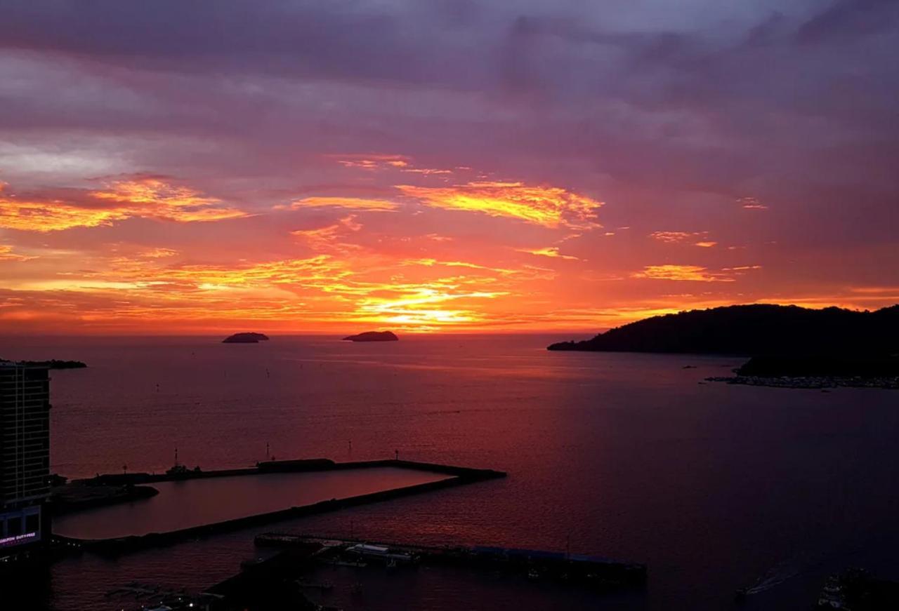 Jesselton Quay Sea View Hotel Kota Kinabalu Bagian luar foto